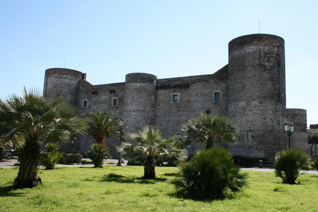 Hotel New Rubik's Castle Katania Zewnętrze zdjęcie